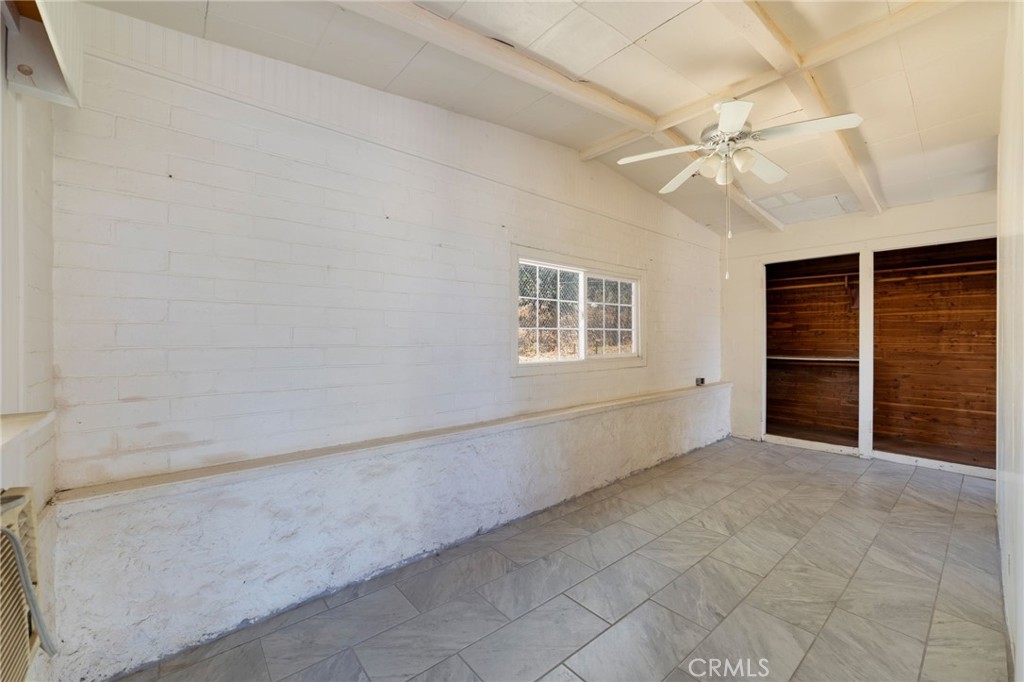 5495 N Mountain View Avenue Property Photo 35