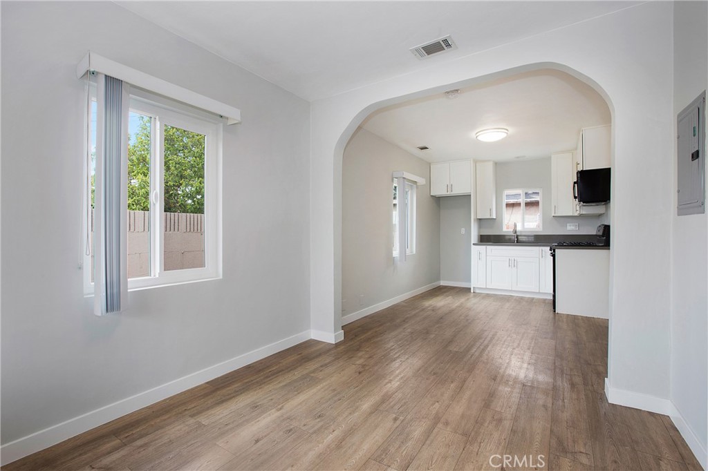 1435 1437 E Colon ST Property Photo 1