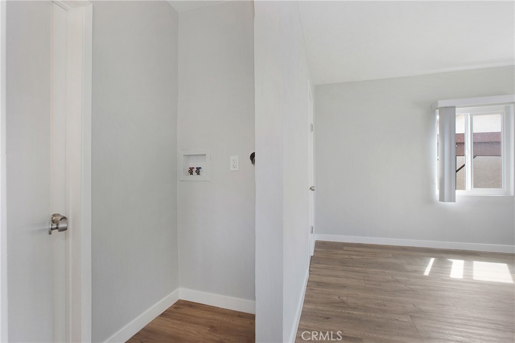 1435 1437 E Colon St Property Photo 4