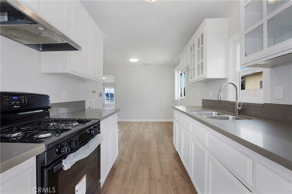 1435 1437 E Colon St Property Photo 5