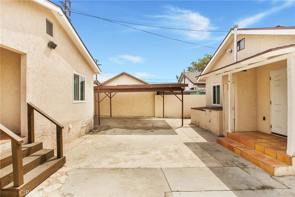 1435 1437 E Colon St Property Photo 11
