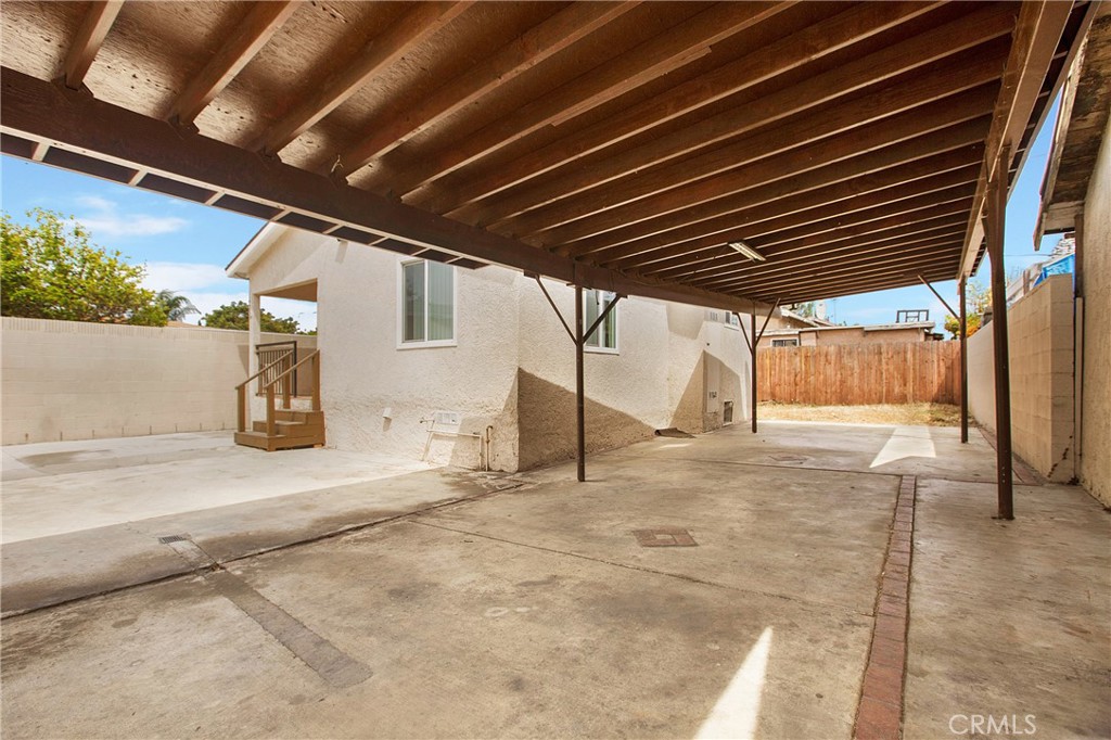 1435 1437 E Colon St Property Photo 12