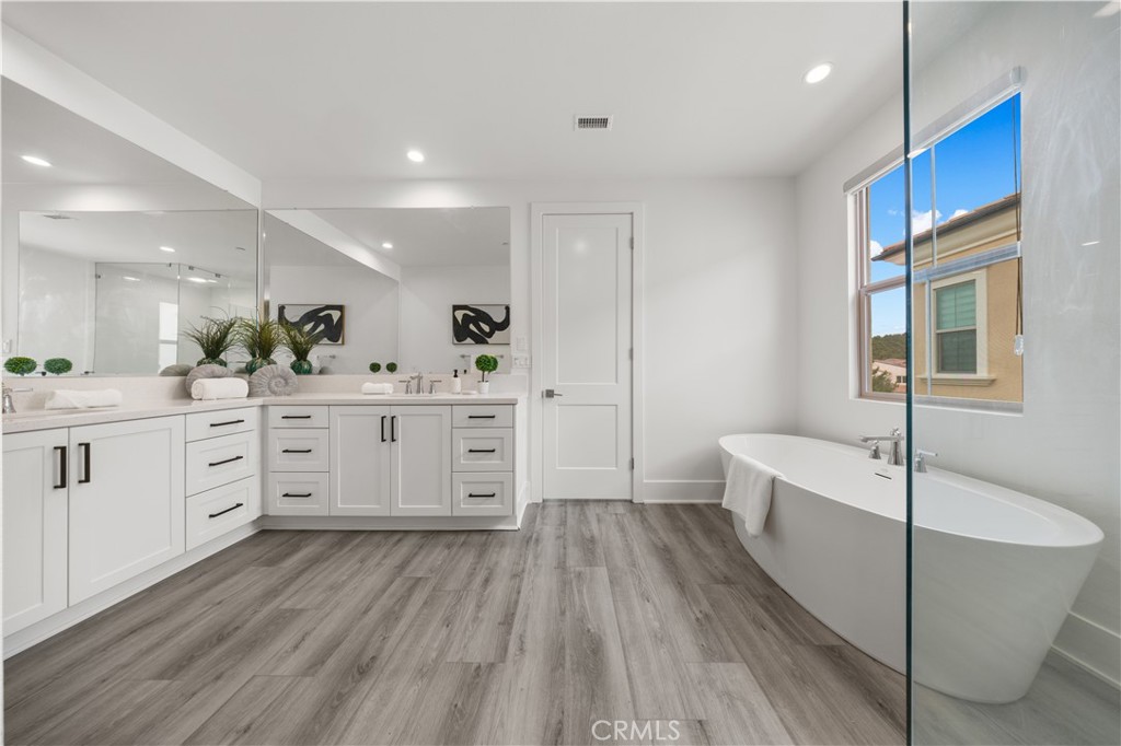 59 Longchamp Property Photo 23