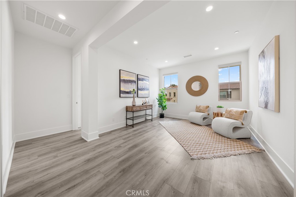 59 Longchamp Property Photo 25