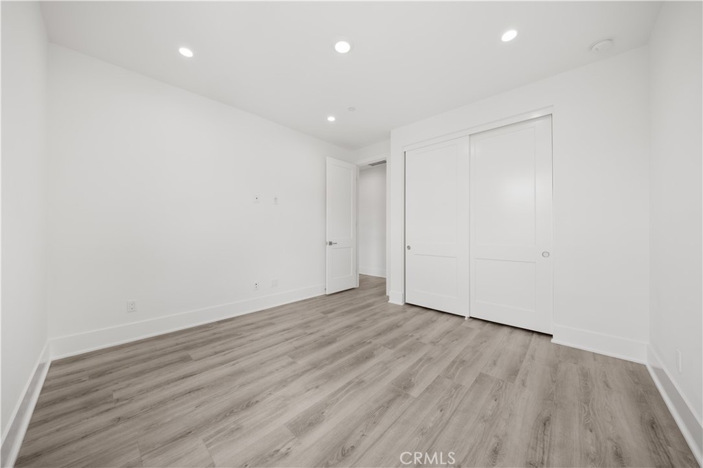 59 Longchamp Property Photo 31