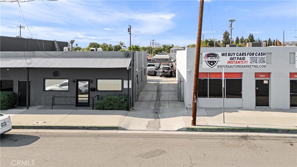 7957 Whitaker Street Property Photo 4