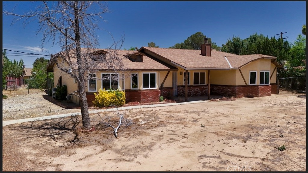 16520 Adelia St Property Photo 2