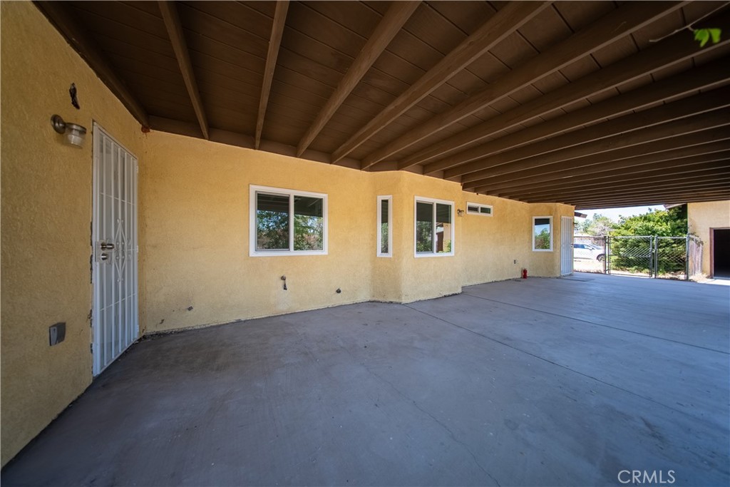 16520 Adelia St Property Photo 7