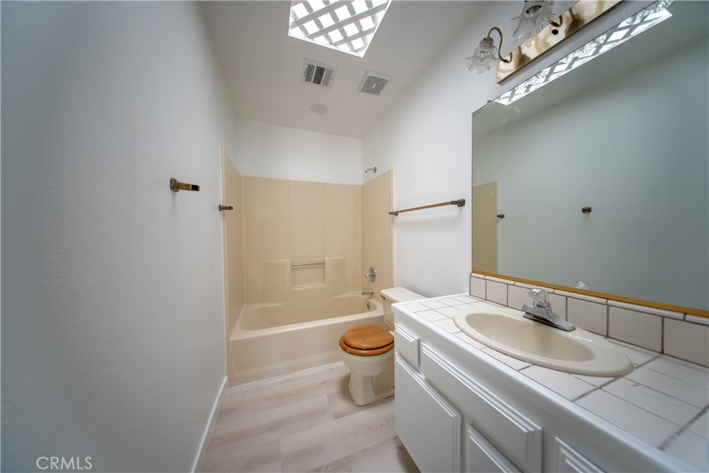 16520 Adelia St Property Photo 22