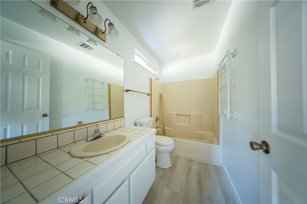 16520 Adelia St Property Photo 29