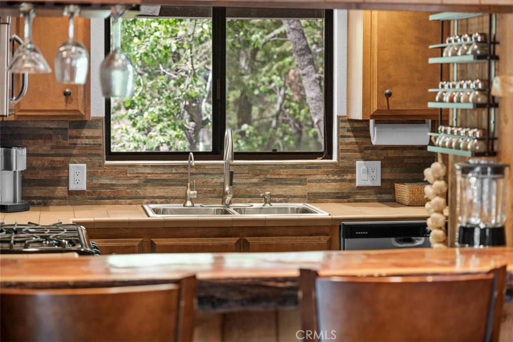 41865 Switzerland Drive 8 Property Photo 13