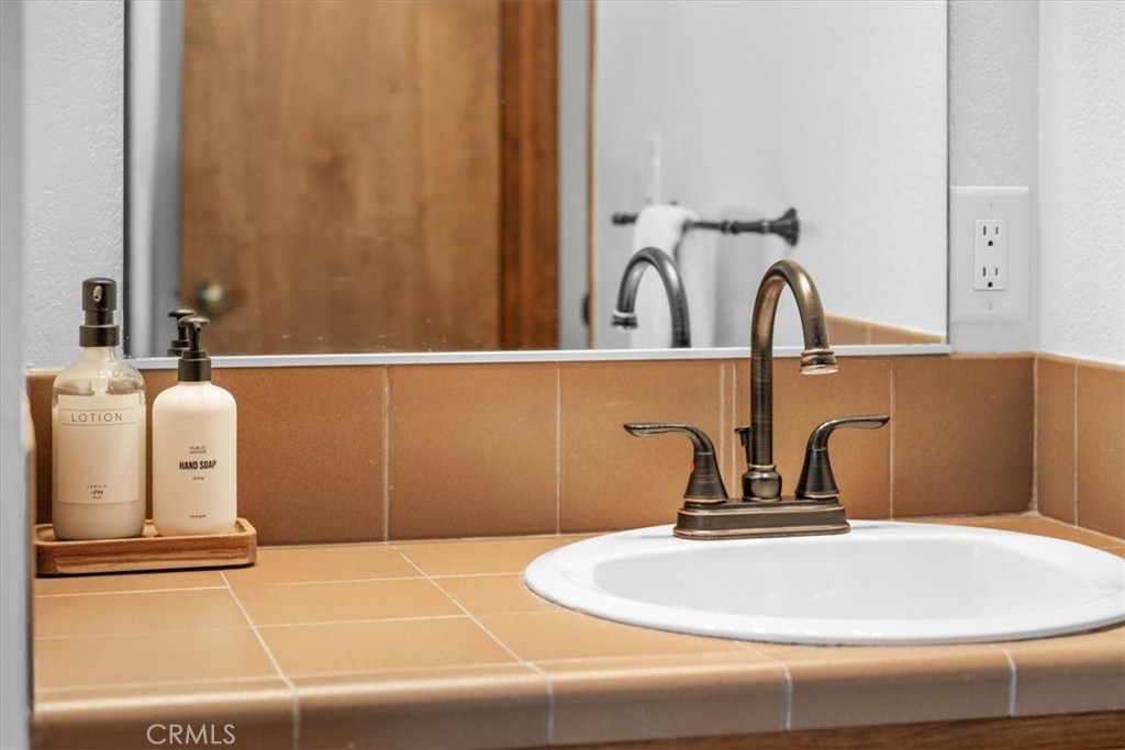 41865 Switzerland Drive 8 Property Photo 23