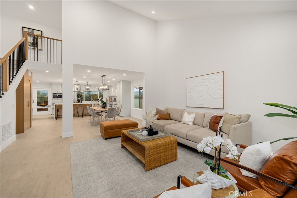 24362 Via Santa Clara Property Photo 6