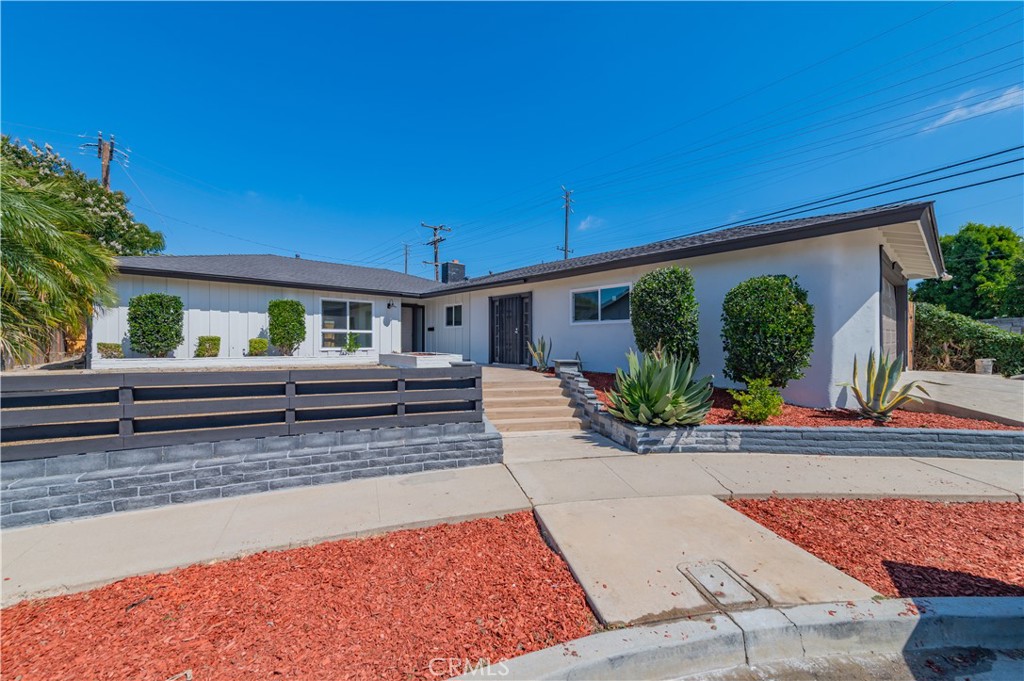 3202 Montana Avenue Property Photo 1