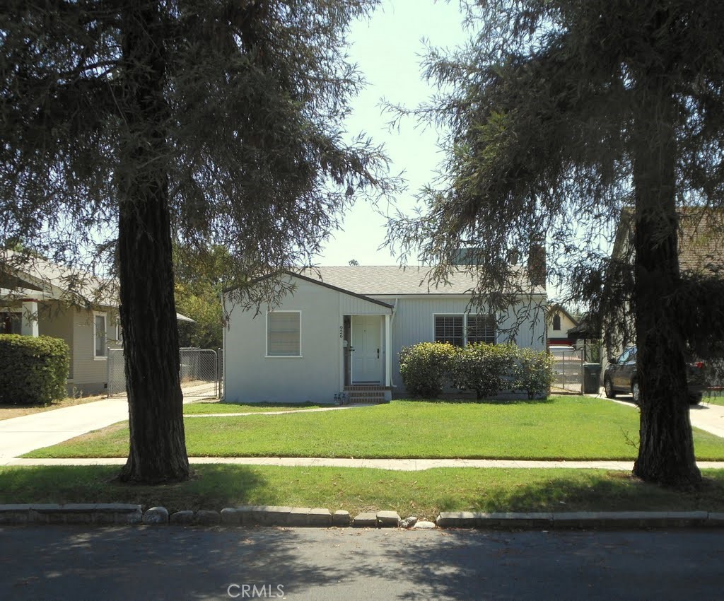 926 Campus Avenue Property Photo 1
