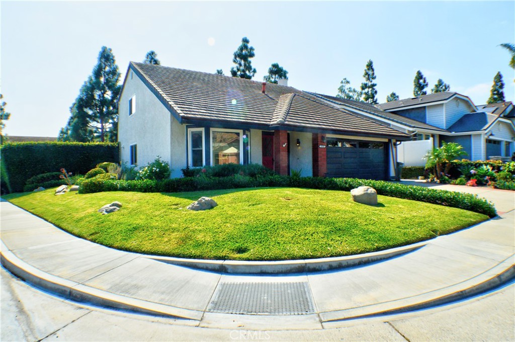 25592 Leeward Drive Property Photo 1