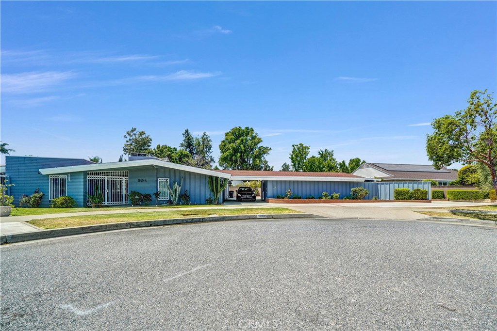 994 N Cleveland Street Property Photo 2