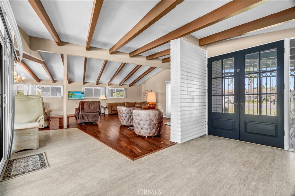 994 N Cleveland Street Property Photo 9