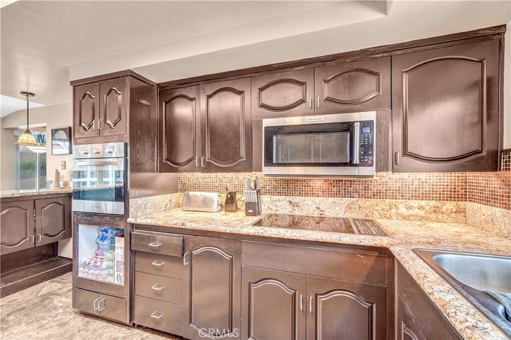 994 N Cleveland Street Property Photo 19