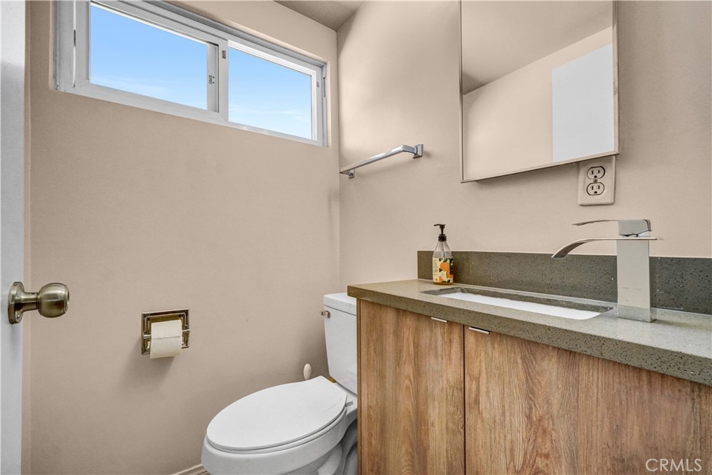 994 N Cleveland Street Property Photo 23