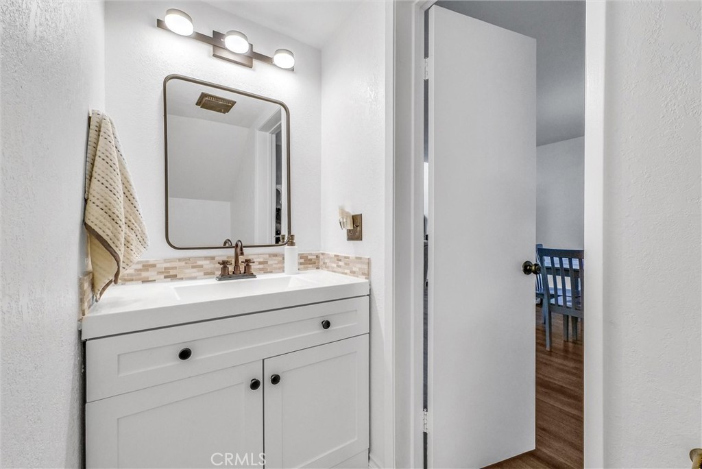 1020 S Mountain Avenue Property Photo 8