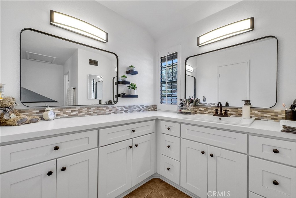 1020 S Mountain Avenue Property Photo 20