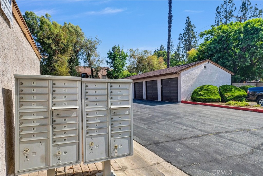 1020 S Mountain Avenue Property Photo 26