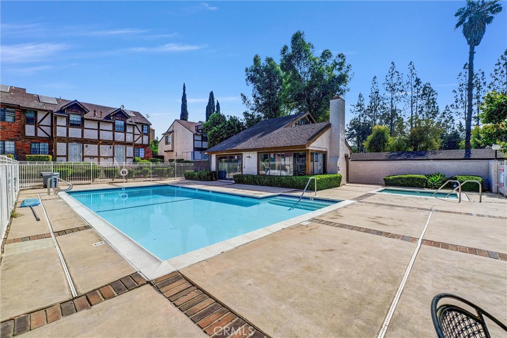 1020 S Mountain Avenue Property Photo 28