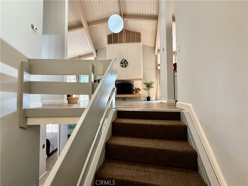 872 Sierra Vista Drive 30 Property Photo 2