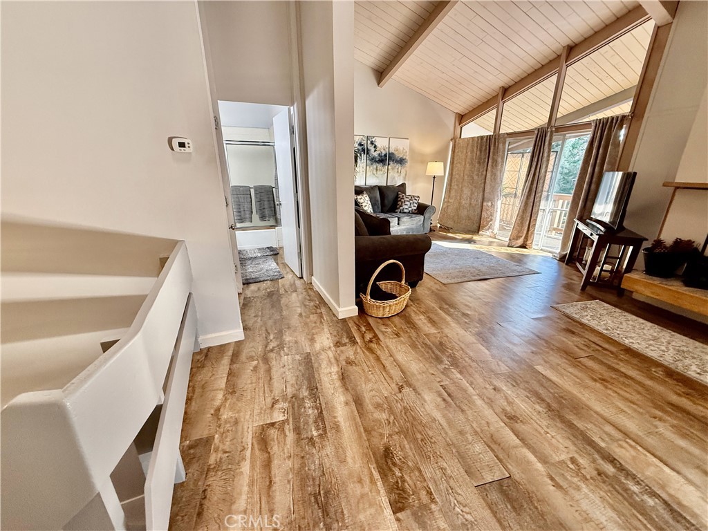 872 Sierra Vista Drive 30 Property Photo 3