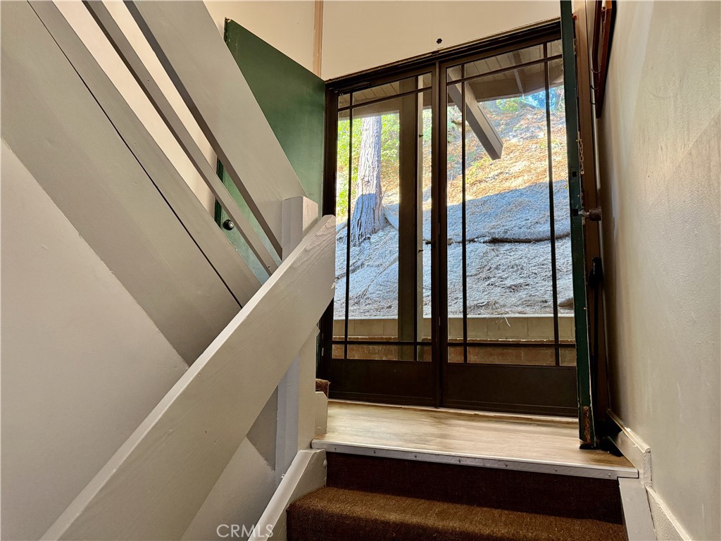 872 Sierra Vista Drive 30 Property Photo 23