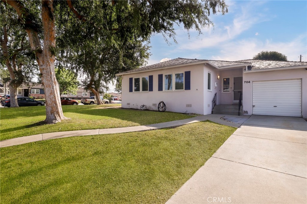 704 Orange Circle Property Photo 1