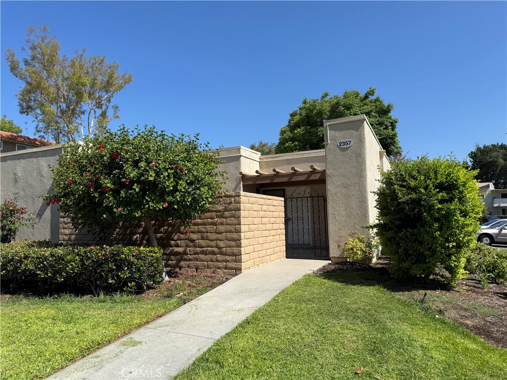 2357 Via Mariposa E D Property Photo 1