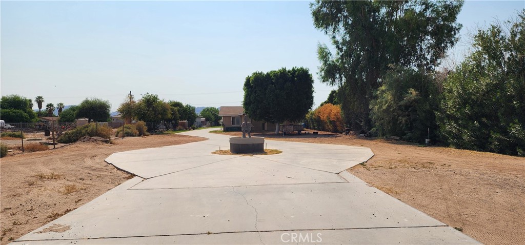 690 Riviera Drive Property Photo 2