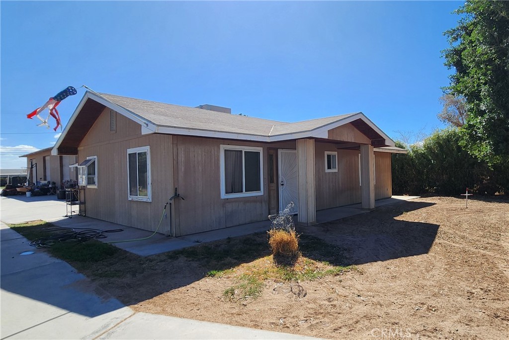 690 Riviera Drive Property Photo 4
