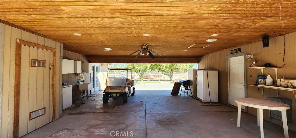 690 Riviera Drive Property Photo 7