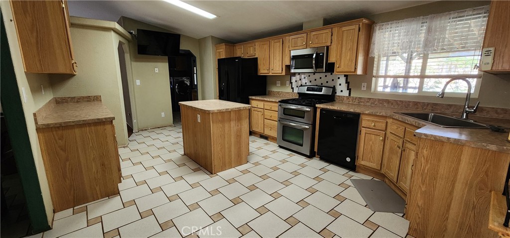 690 Riviera Drive Property Photo 28
