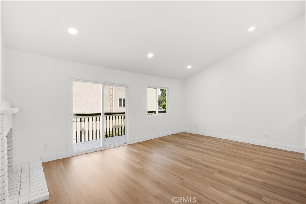 87 Tennessee Street C Property Photo 7