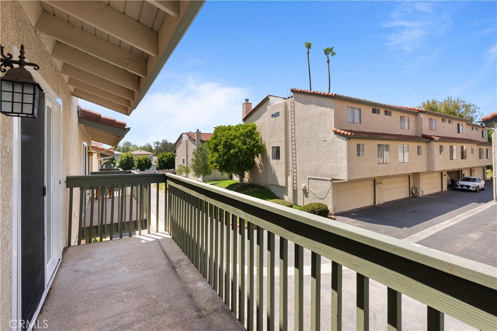 87 Tennessee Street C Property Photo 8