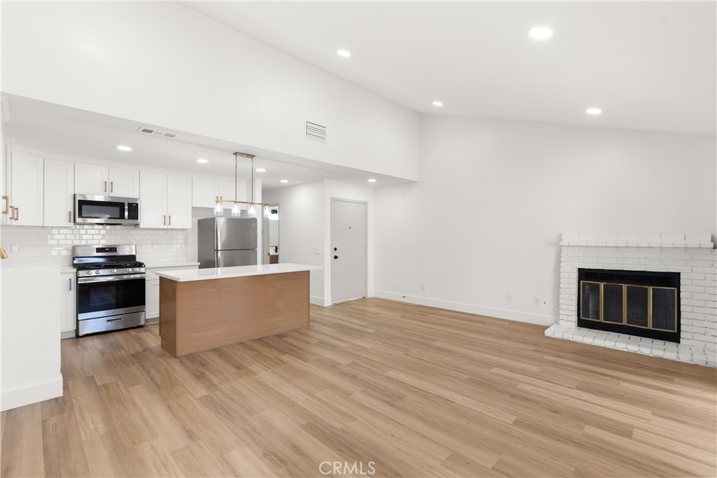 87 Tennessee Street C Property Photo 9