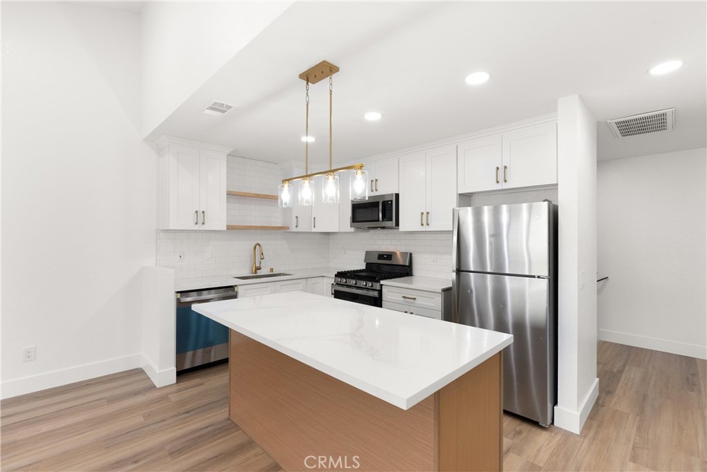 87 Tennessee Street C Property Photo 16