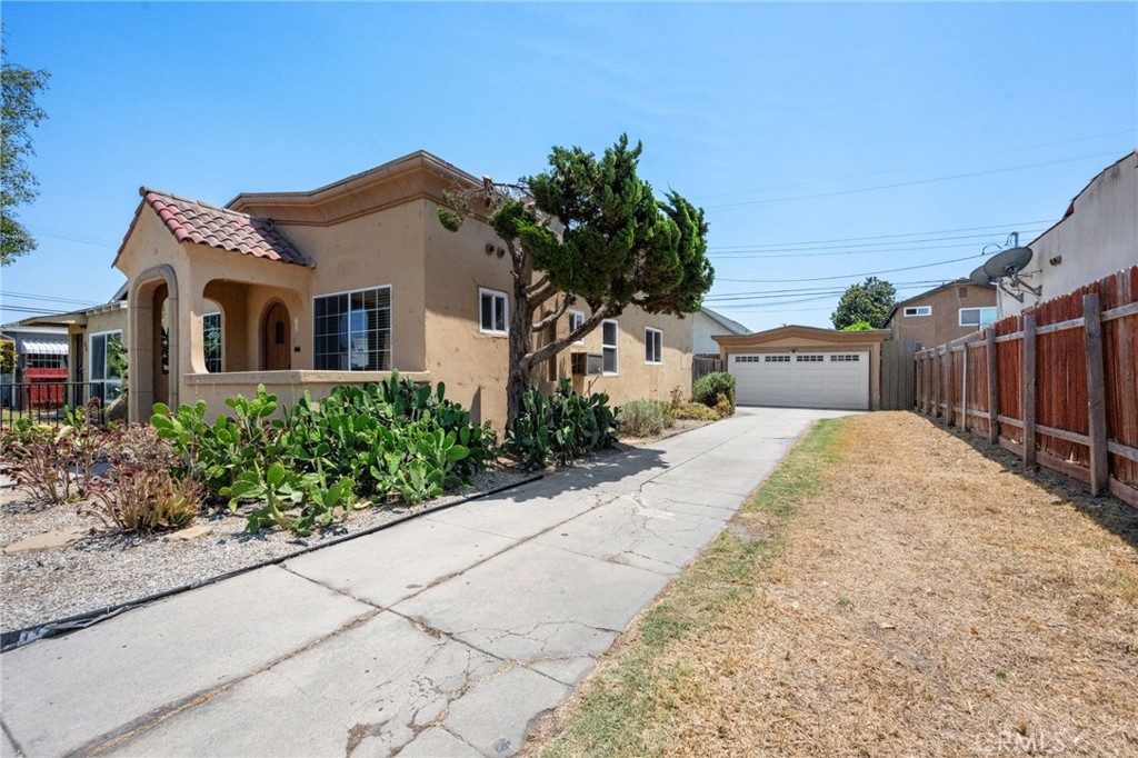 60 E Platt Street Property Photo 8