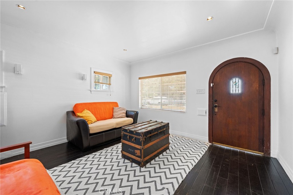 60 E Platt Street Property Photo 24