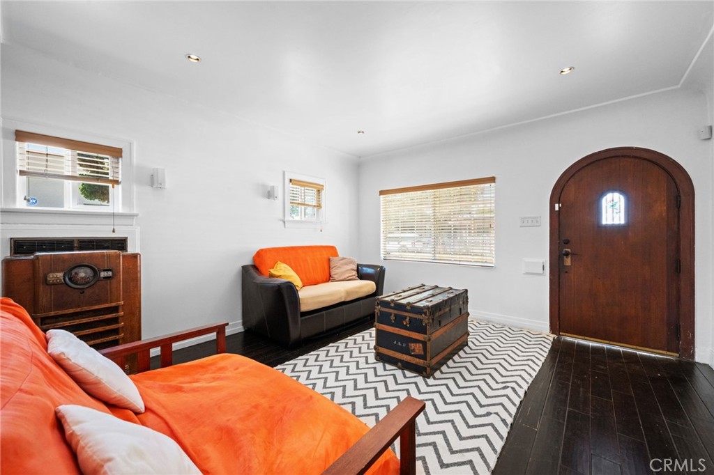 60 E Platt Street Property Photo 25