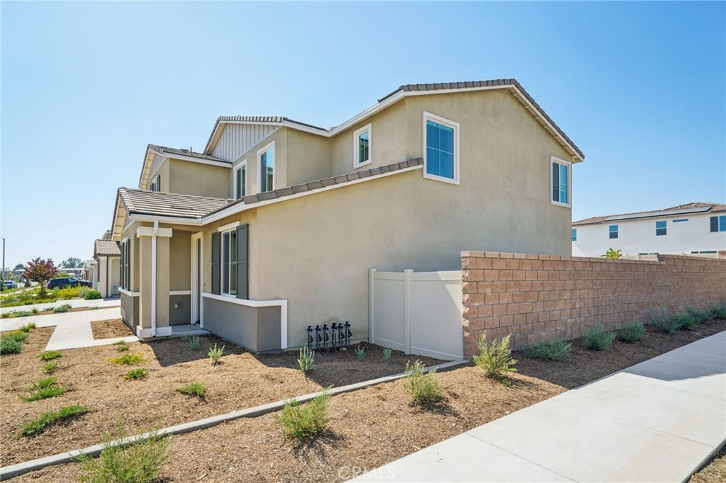 912 Lumia Circle Property Photo 4