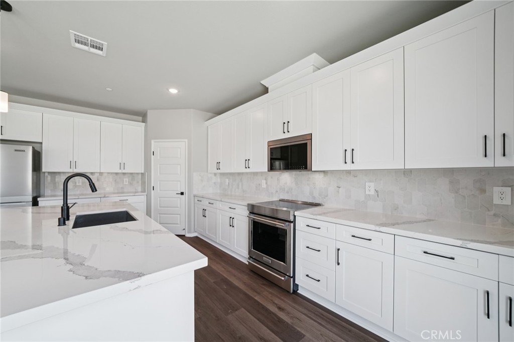912 Lumia Circle Property Photo 11