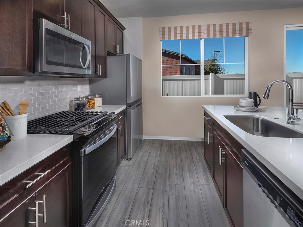 2161 Bergamot Street Property Photo 4