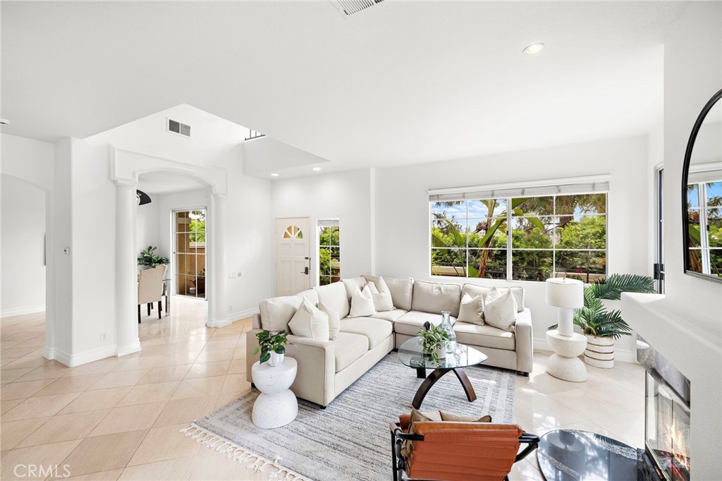 20 Front Row Property Photo 1