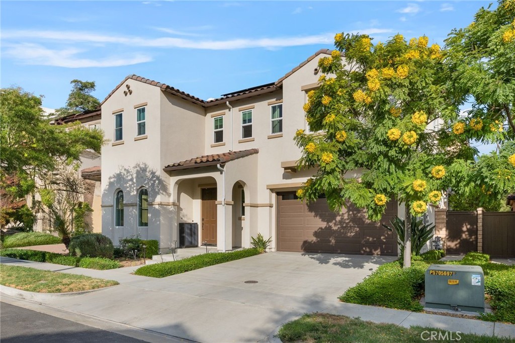 37 Castellana Property Photo 1