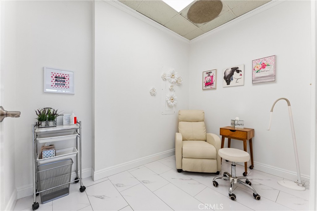 688 Baker Street 6a Property Photo 10